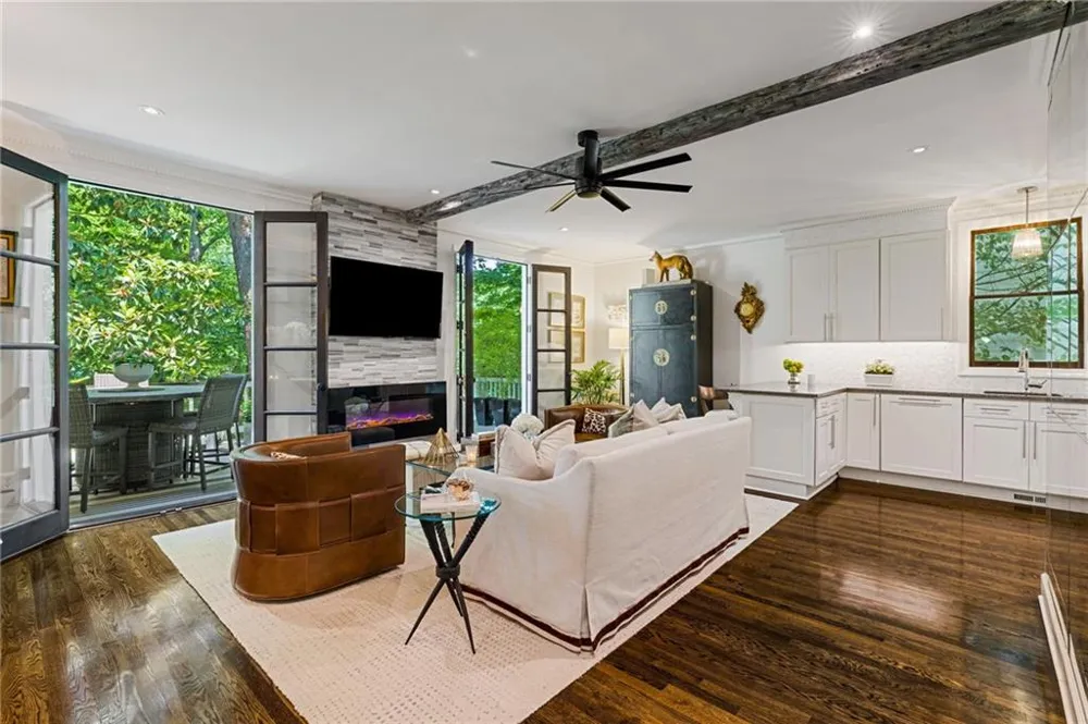 20 Pointe Terrace SE Atlanta, GA 30339