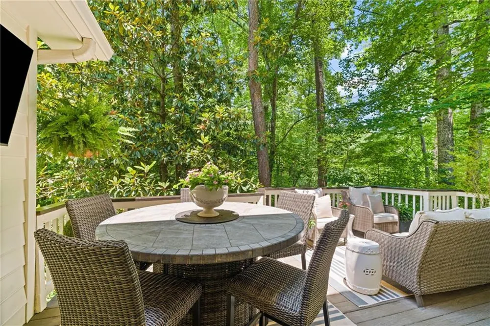 20 Pointe Terrace SE Atlanta, GA 30339
