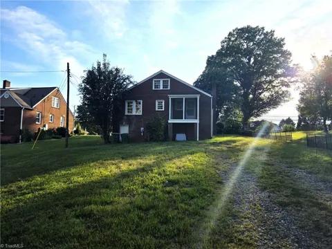 607 W Main Street