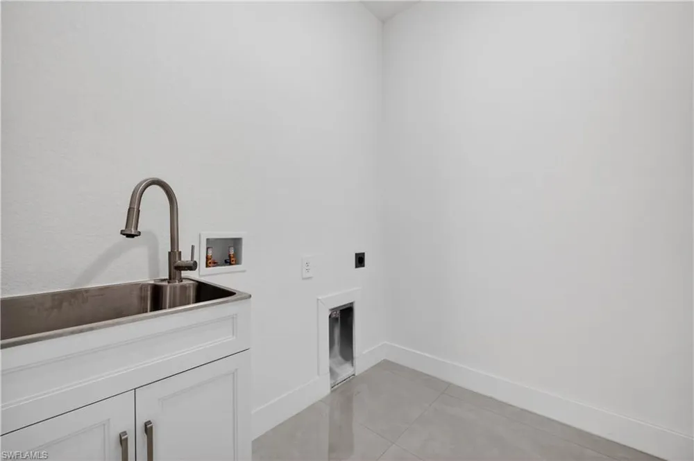 820 Dudley Avenue S Lehigh Acres, FL 33974