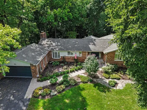 2514 Hawthorn Road