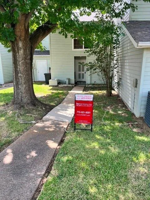 100 Edgewater Drive #45 Livingston, TX 77351