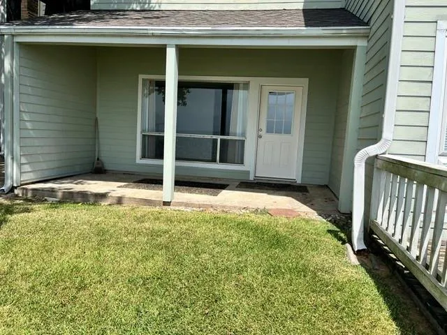 100 Edgewater Drive #45 Livingston, TX 77351