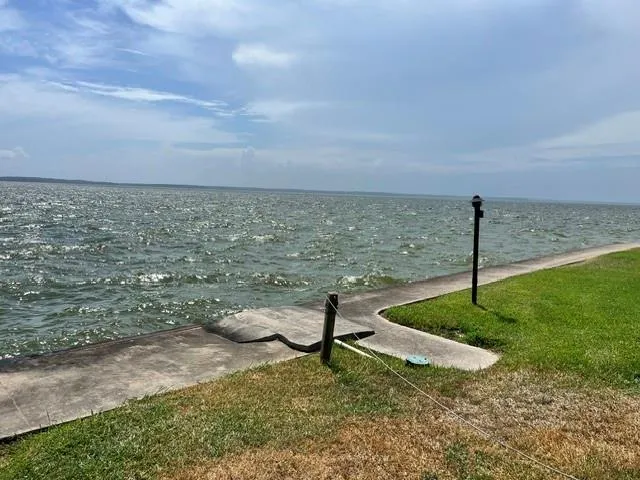 100 Edgewater Drive #45 Livingston, TX 77351