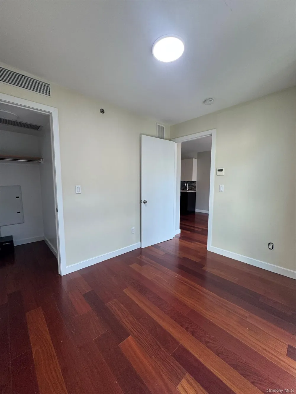 14238 37th Avenue #4A Flushing, NY 11354