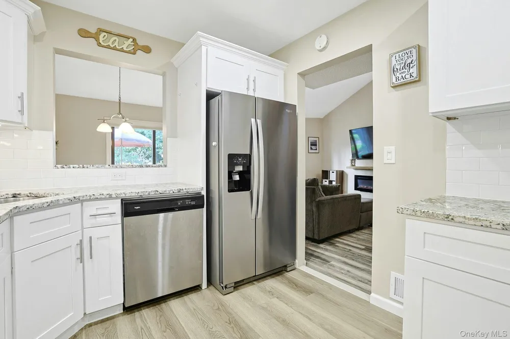 195 Treetop Circle Nanuet, NY 10954