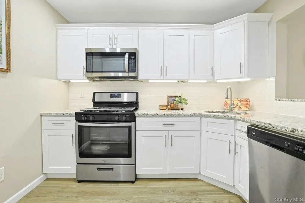 195 Treetop Circle Nanuet, NY 10954