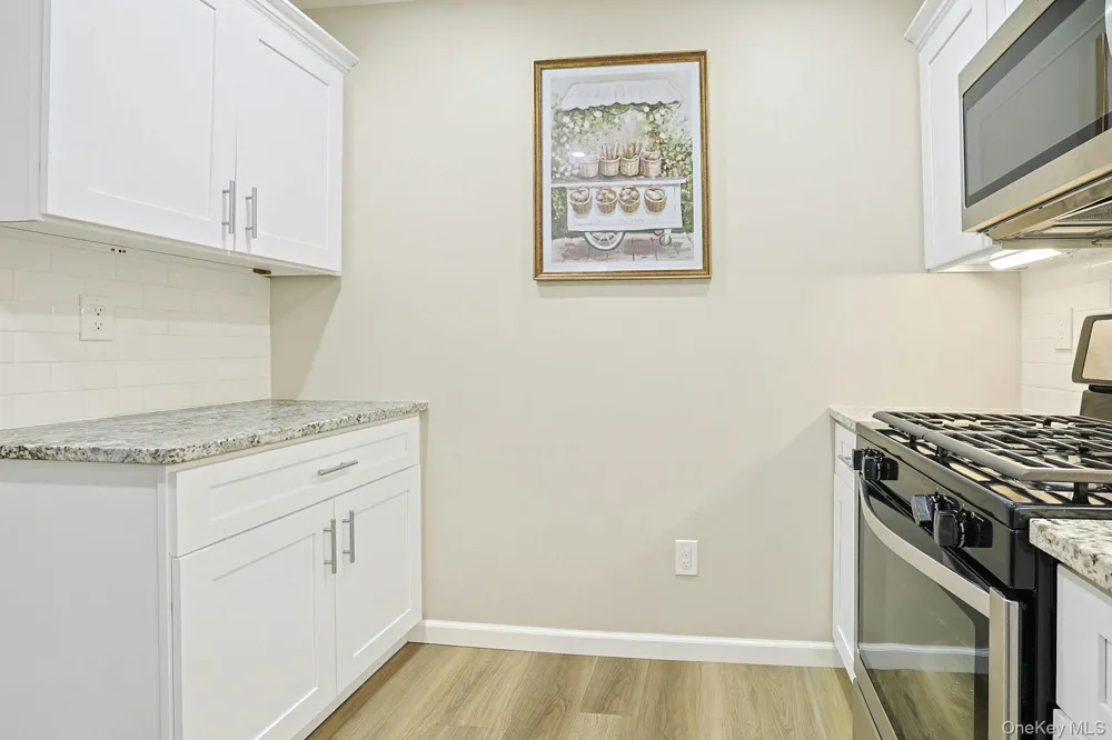 195 Treetop Circle Nanuet, NY 10954