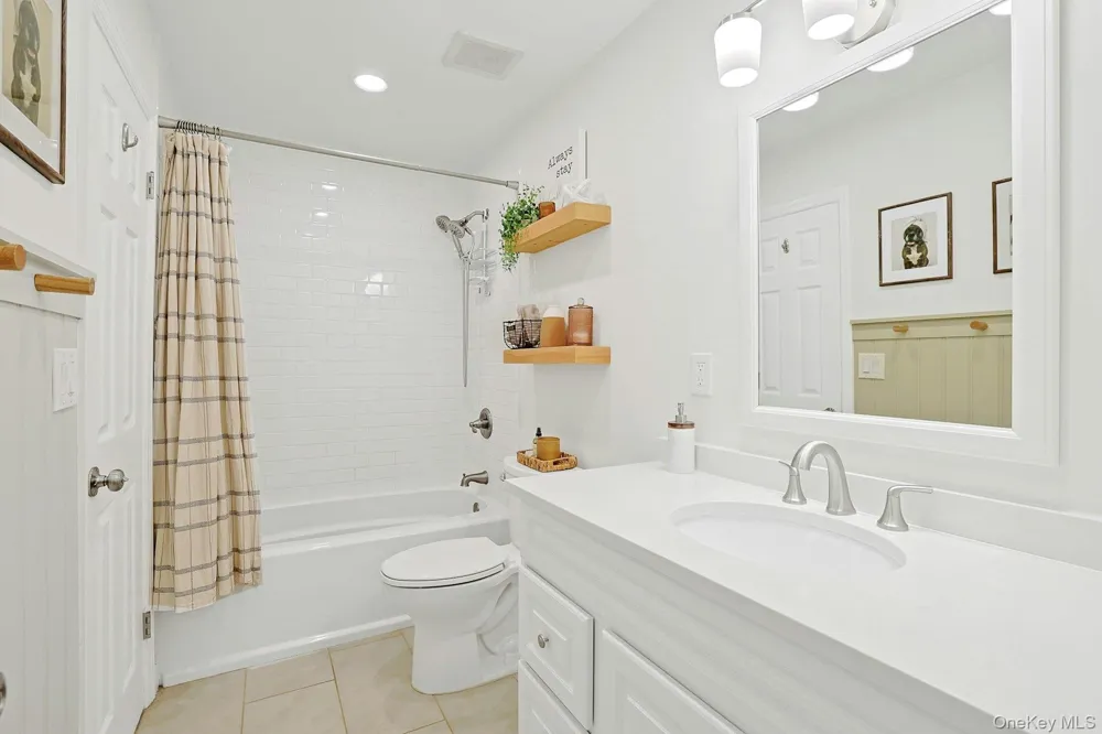 195 Treetop Circle Nanuet, NY 10954