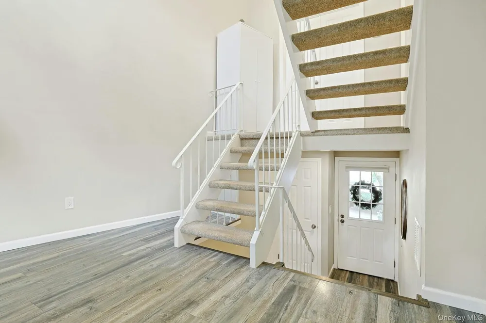 195 Treetop Circle Nanuet, NY 10954