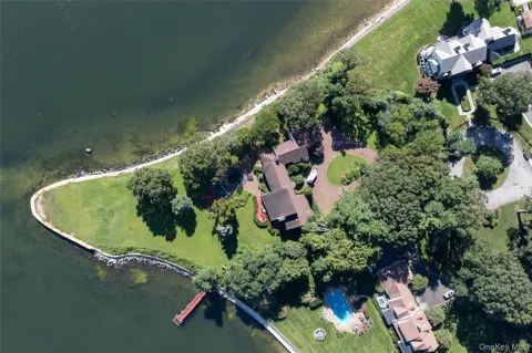 7 Lighthouse Point