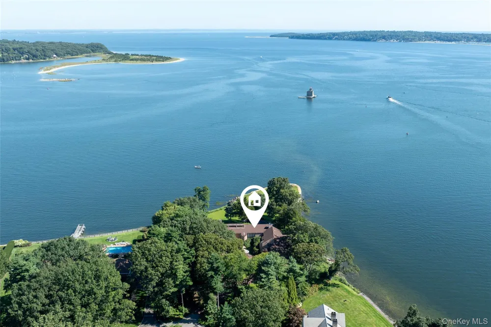 7 Lighthouse Point Lloyd Harbor, NY 11743