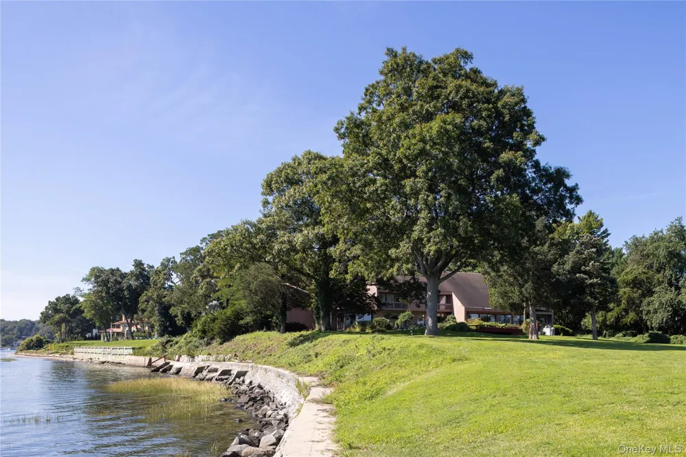 7 Lighthouse Point Lloyd Harbor, NY 11743
