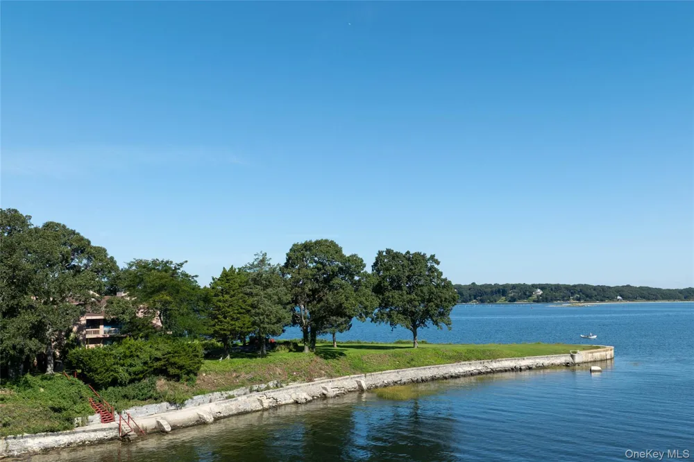 7 Lighthouse Point Lloyd Harbor, NY 11743
