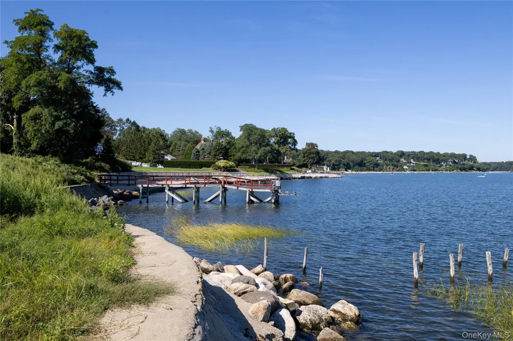 7 Lighthouse Point Lloyd Harbor, NY 11743