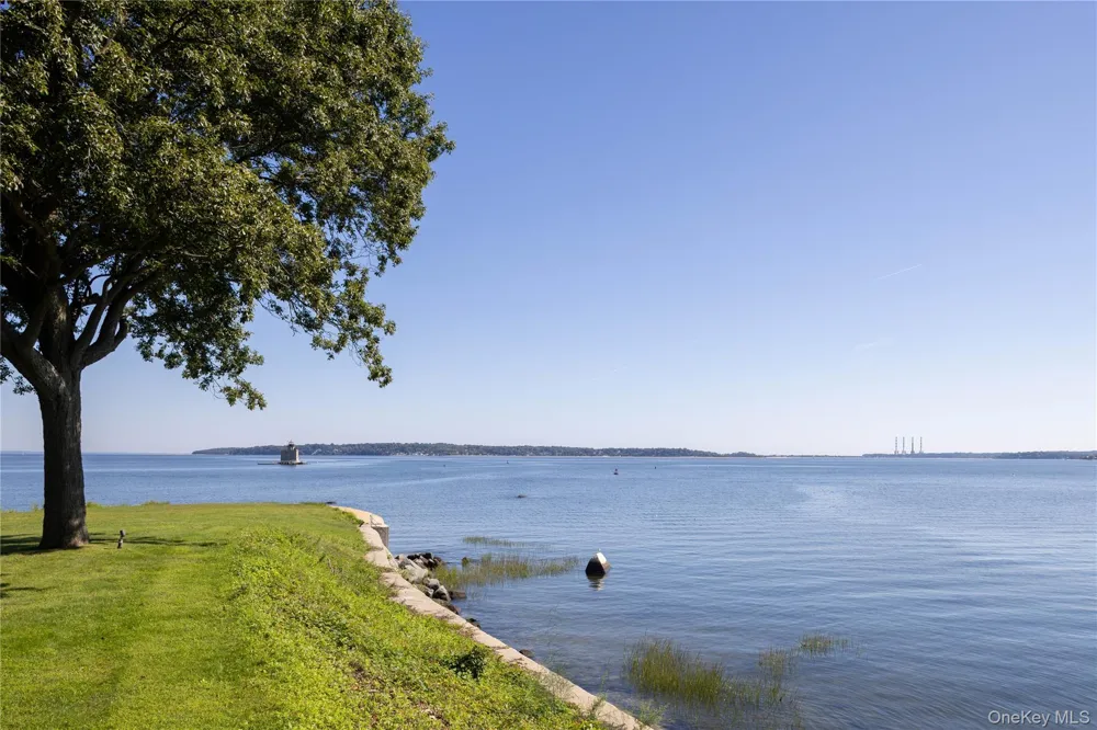 7 Lighthouse Point Lloyd Harbor, NY 11743