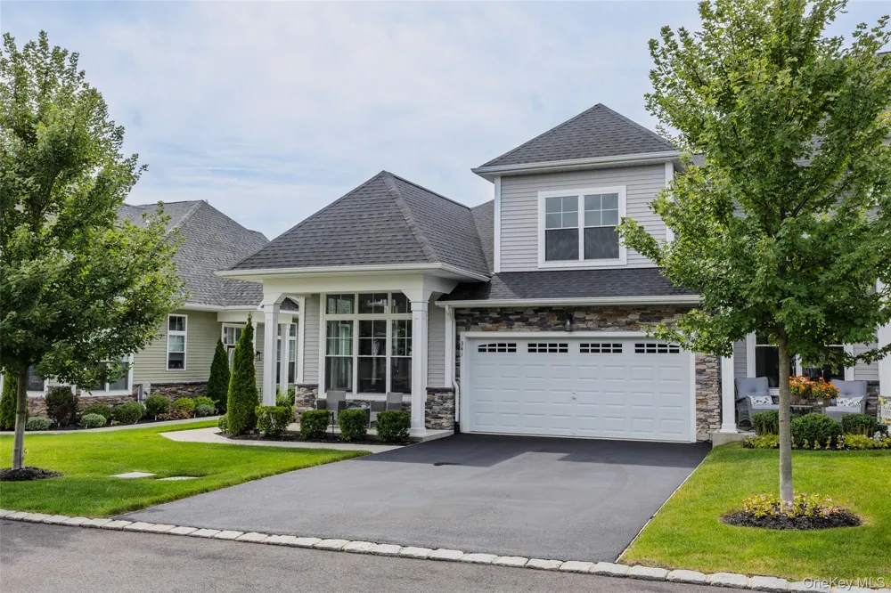 341 Aliana Avenue Yaphank, NY 11980