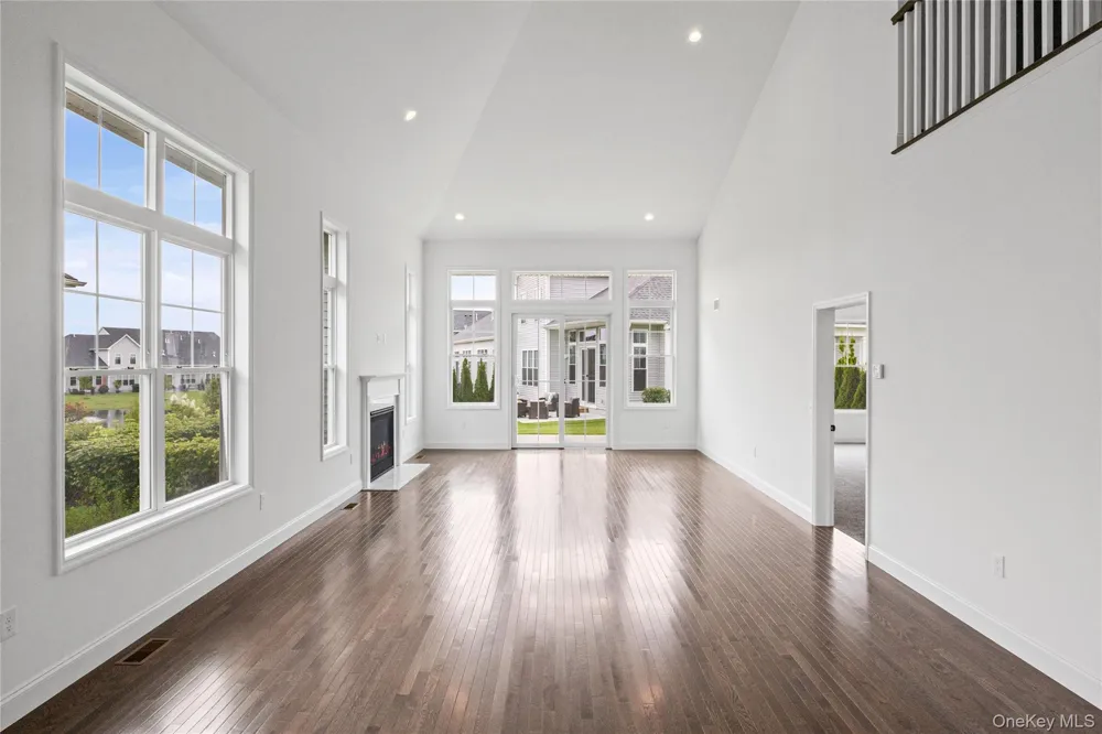 341 Aliana Avenue Yaphank, NY 11980