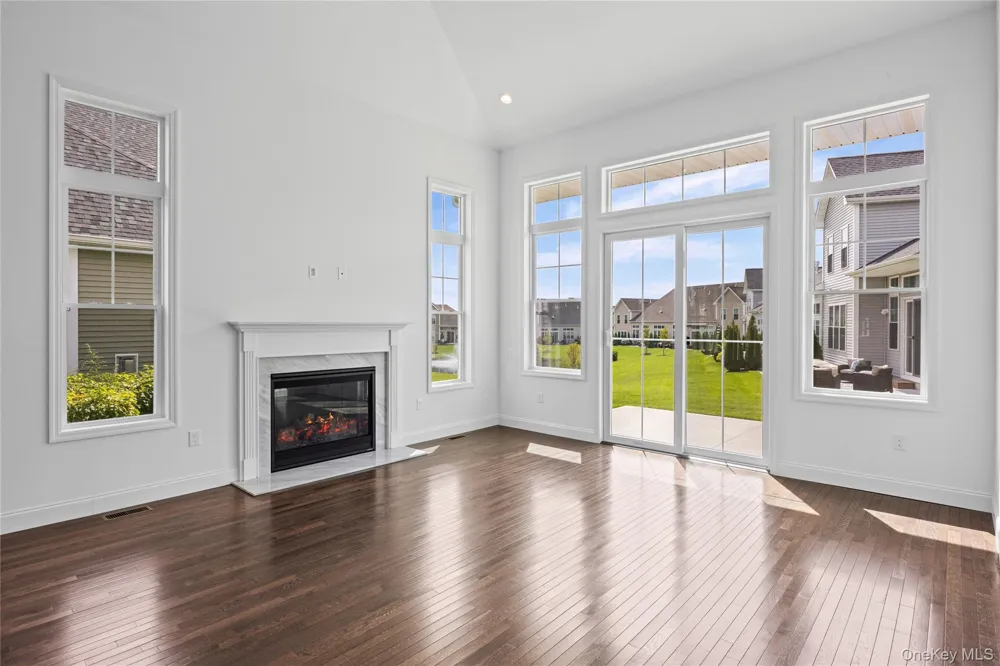 341 Aliana Avenue Yaphank, NY 11980