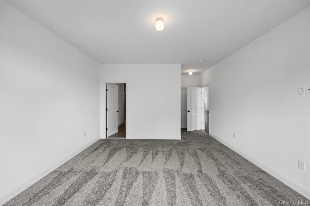 341 Aliana Avenue Yaphank, NY 11980