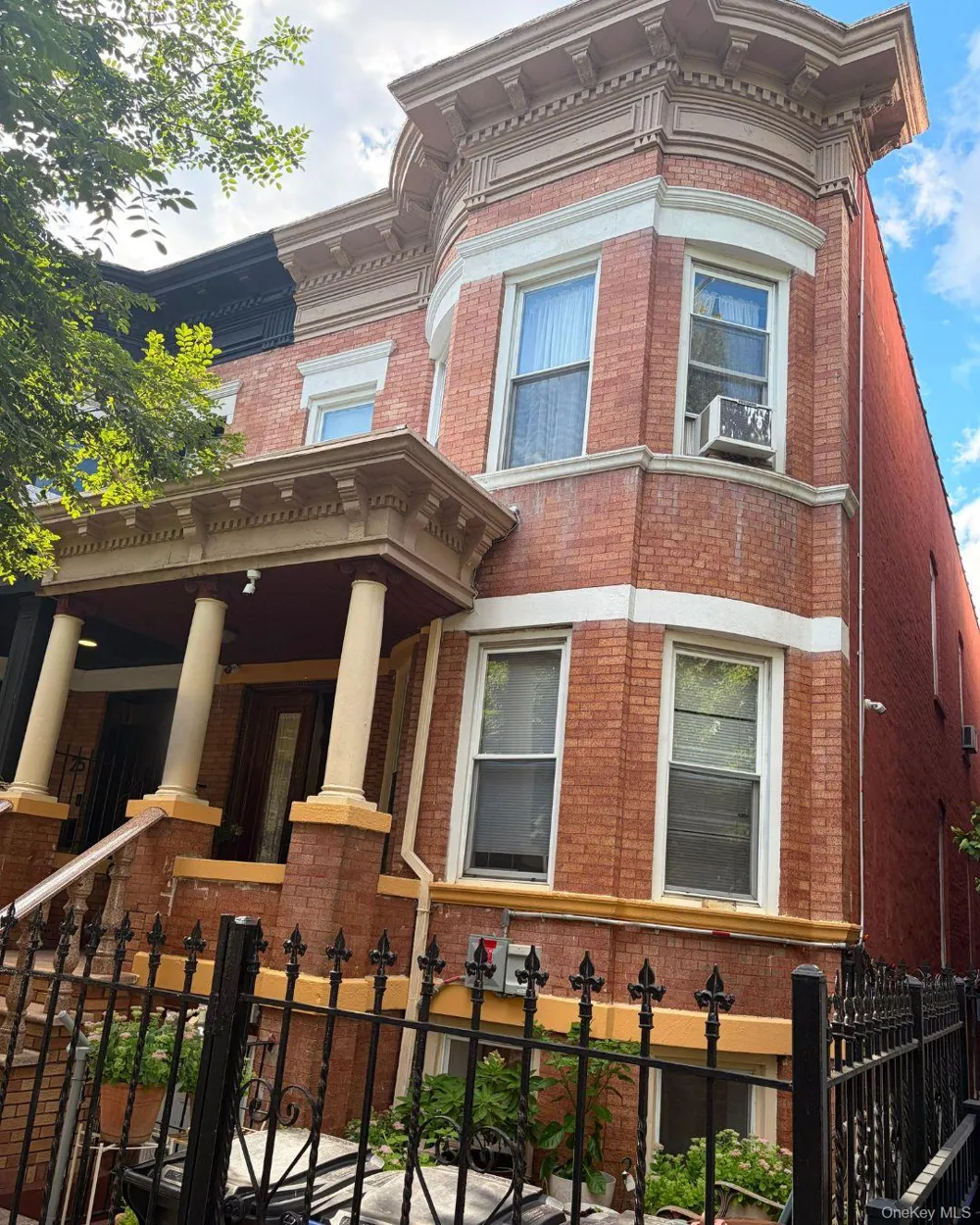 27 Stephens Court #1F Brooklyn, NY 11226