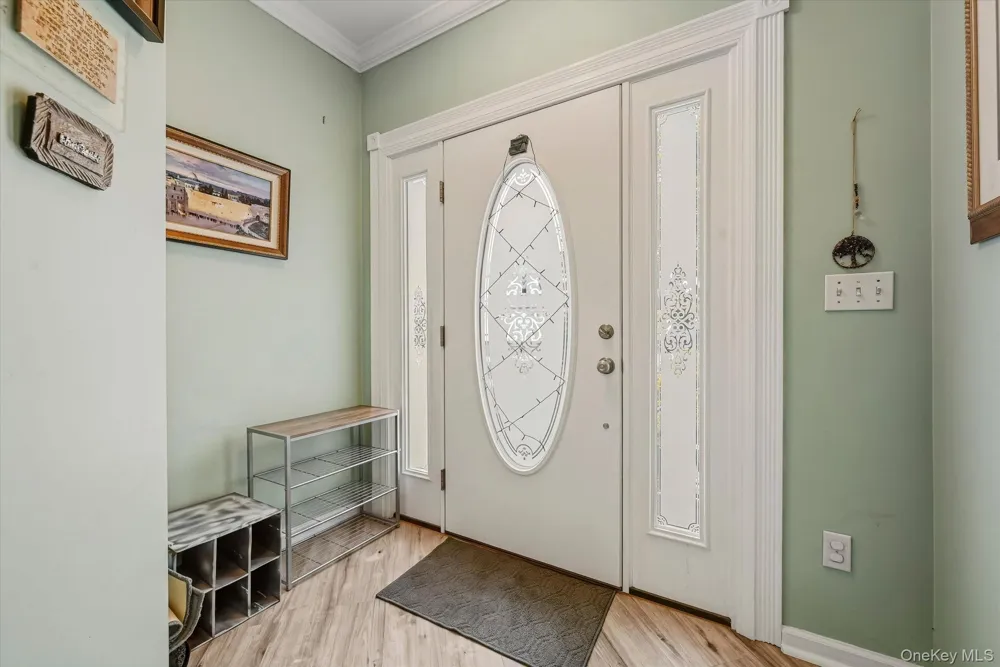 272 Tamerisk Lane New Windsor, NY 12553