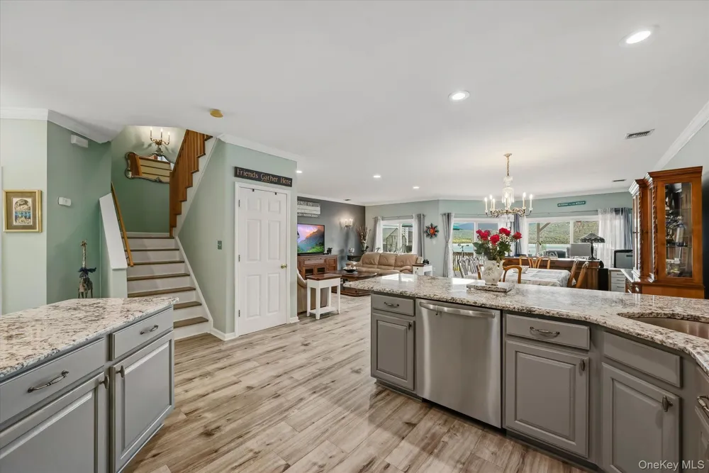 272 Tamerisk Lane New Windsor, NY 12553