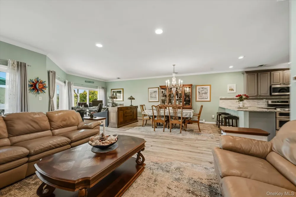 272 Tamerisk Lane New Windsor, NY 12553