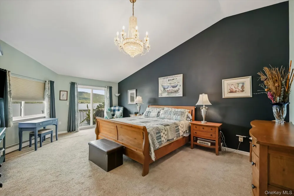 272 Tamerisk Lane New Windsor, NY 12553