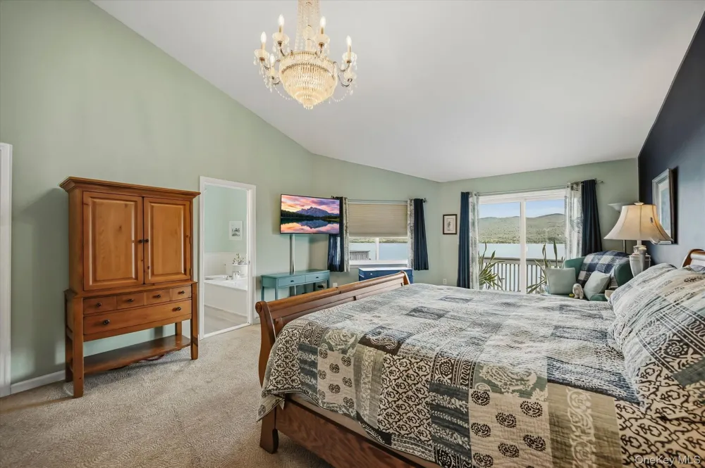 272 Tamerisk Lane New Windsor, NY 12553