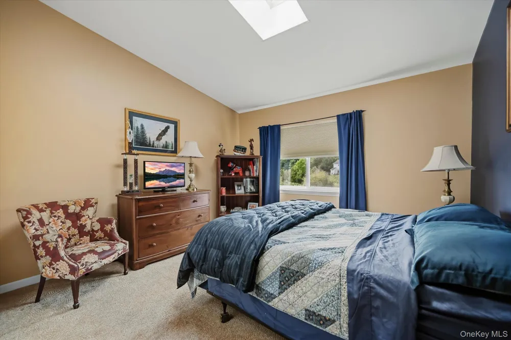272 Tamerisk Lane New Windsor, NY 12553