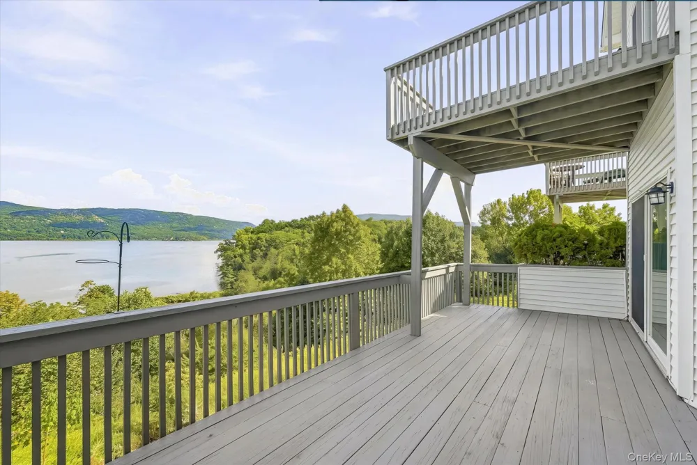 272 Tamerisk Lane New Windsor, NY 12553
