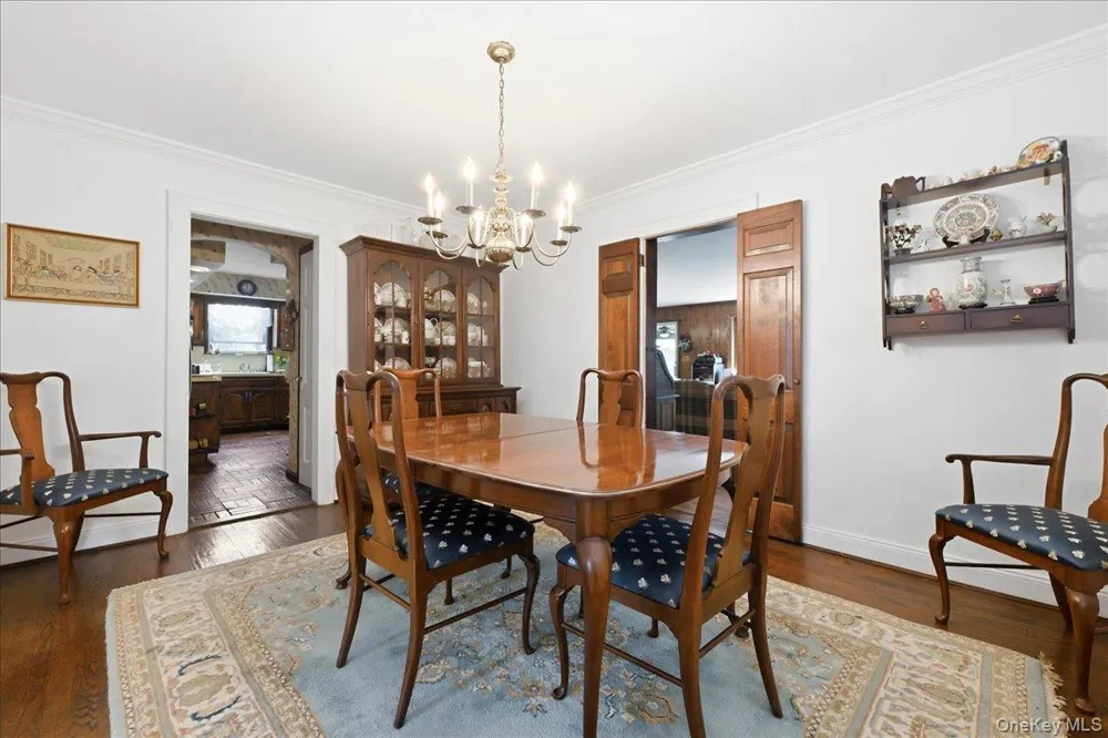 15 May Court Rockville Centre, NY 11570