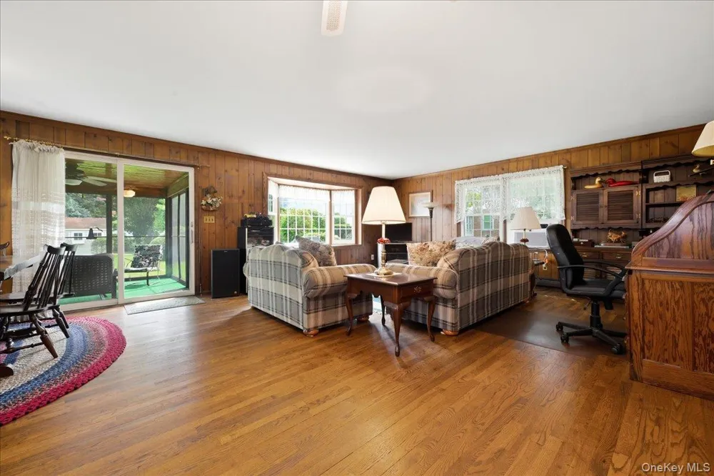 15 May Court Rockville Centre, NY 11570