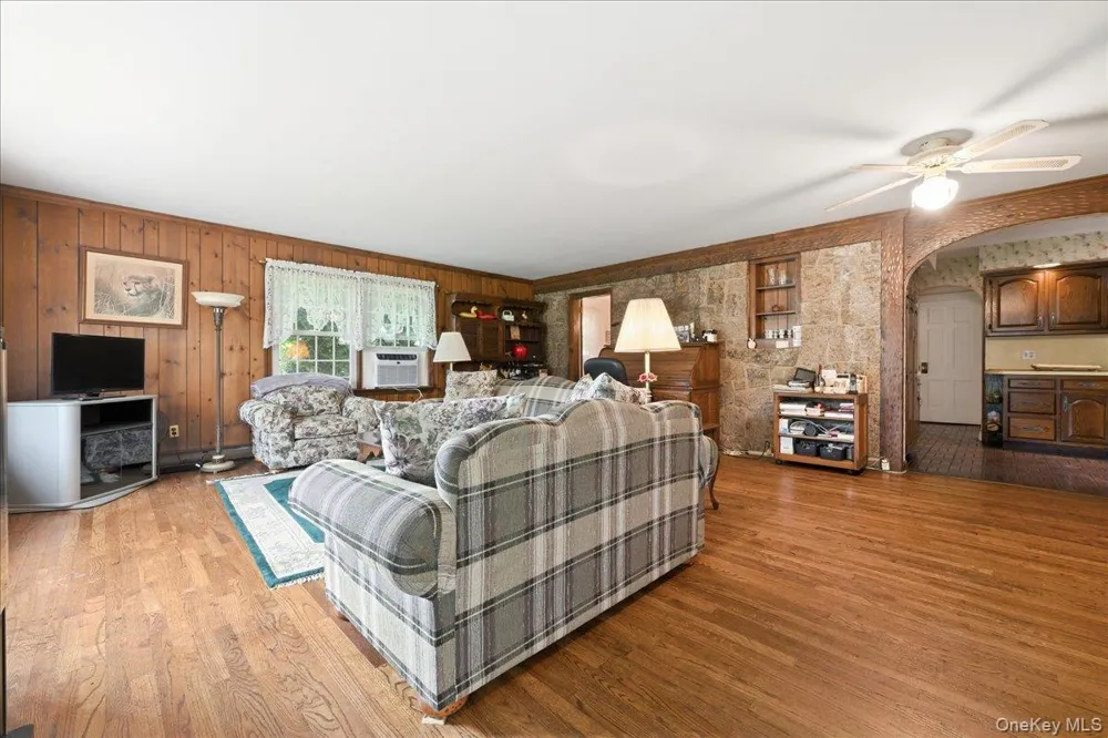 15 May Court Rockville Centre, NY 11570