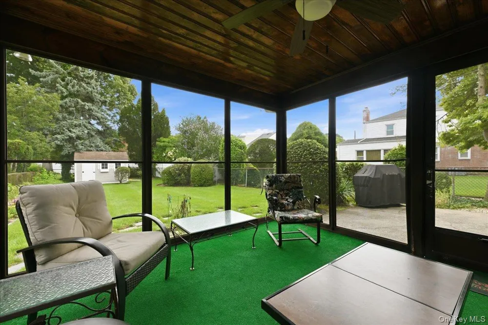 15 May Court Rockville Centre, NY 11570