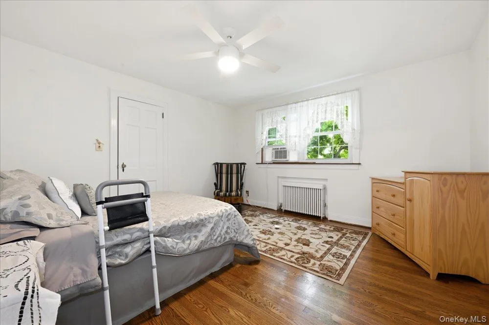 15 May Court Rockville Centre, NY 11570
