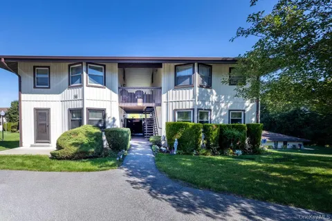 16D Essex Place