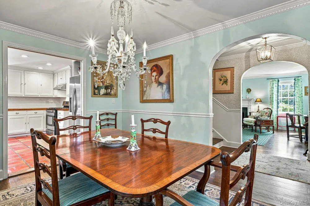 18 Matinecock Lane Locust Valley, NY 11560