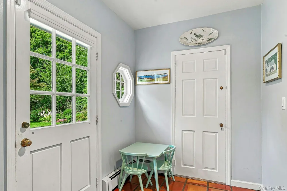 18 Matinecock Lane Locust Valley, NY 11560
