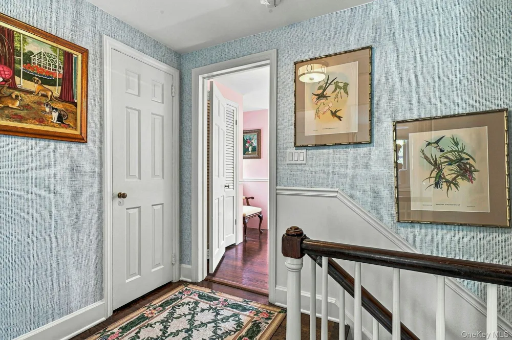 18 Matinecock Lane Locust Valley, NY 11560