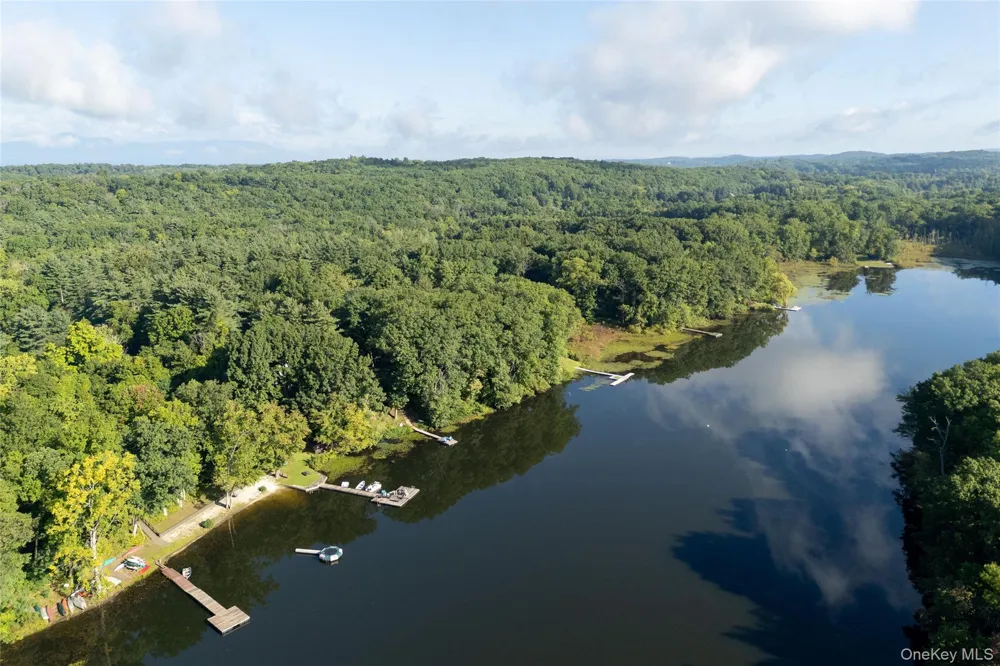 303 Sepasco Lake Drive Rhinebeck, NY 12572