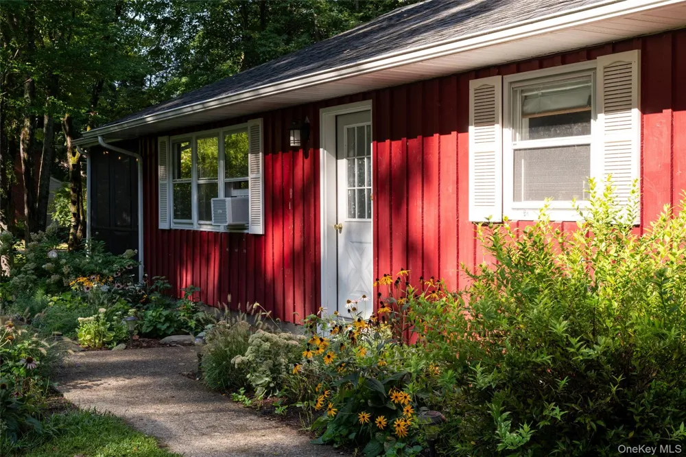 303 Sepasco Lake Drive Rhinebeck, NY 12572