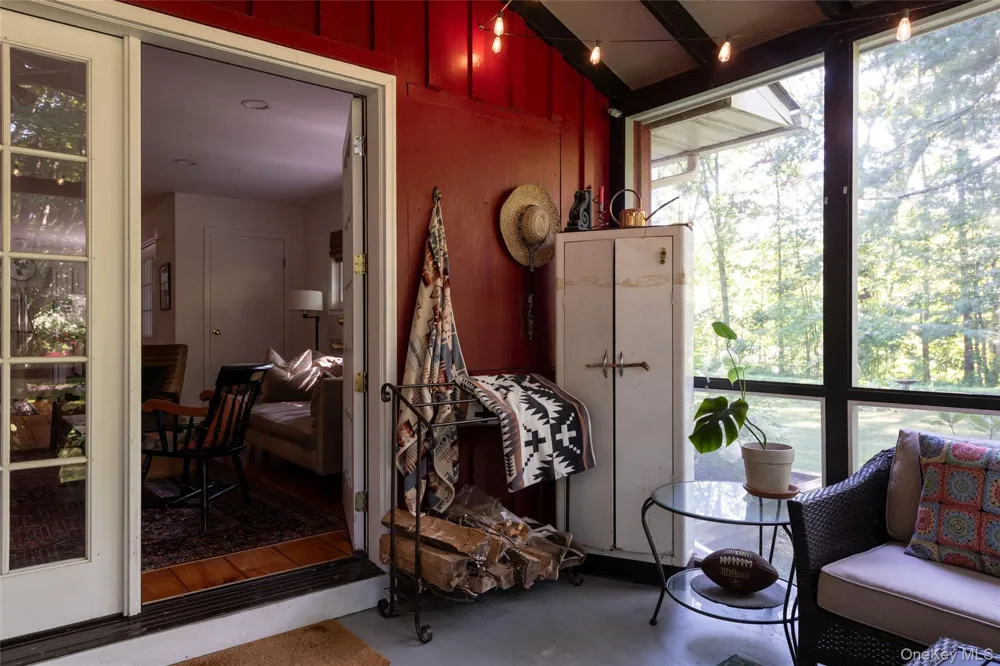 303 Sepasco Lake Drive Rhinebeck, NY 12572