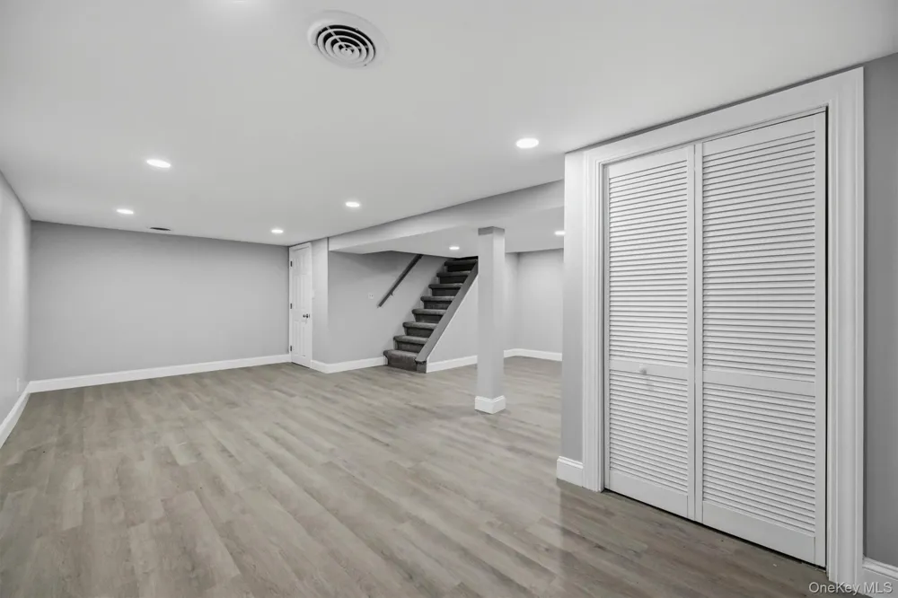 23 Westwood Drive Newburgh, NY 12550
