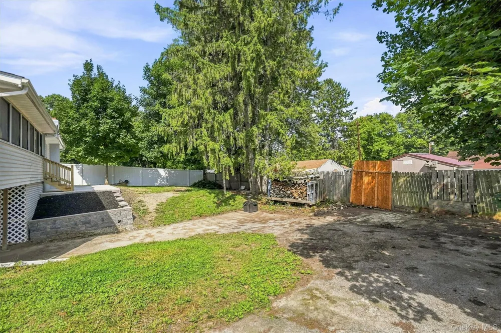 23 Westwood Drive Newburgh, NY 12550