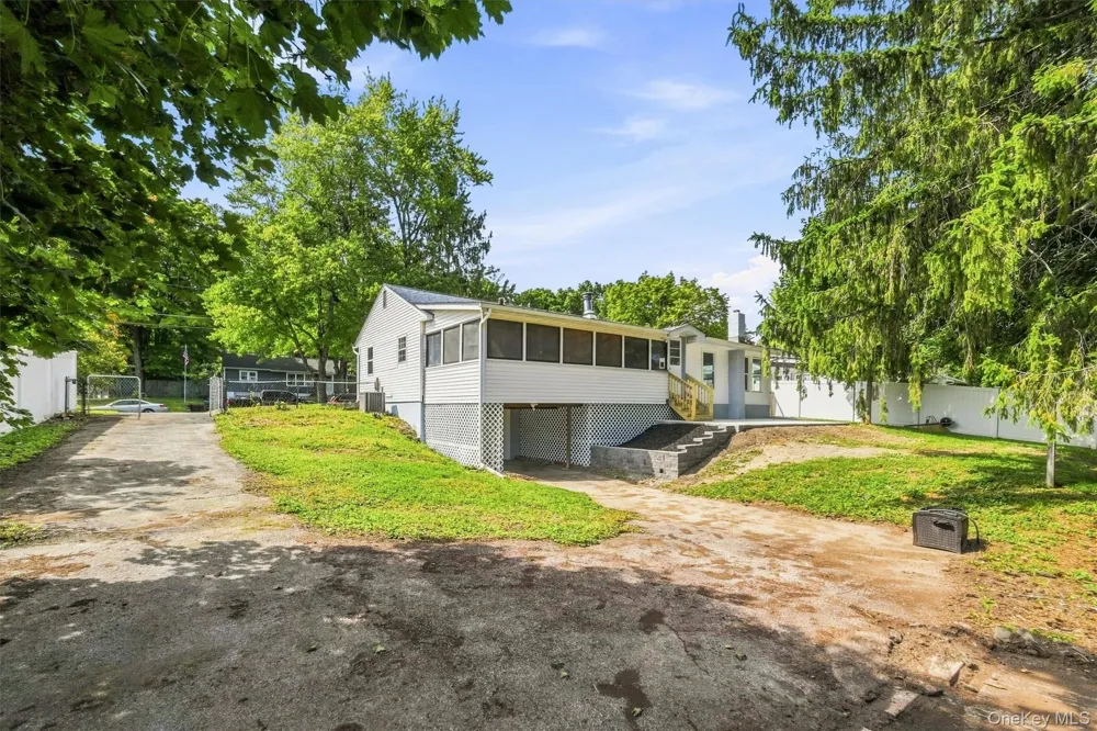23 Westwood Drive Newburgh, NY 12550