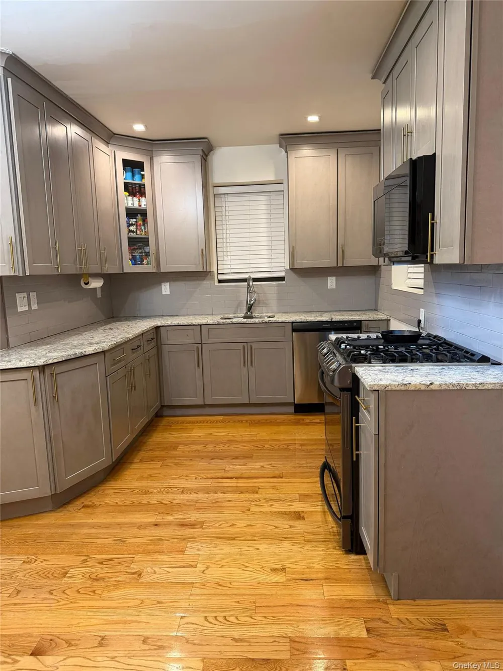 20507 Murdock Avenue Saint Albans, NY 11412