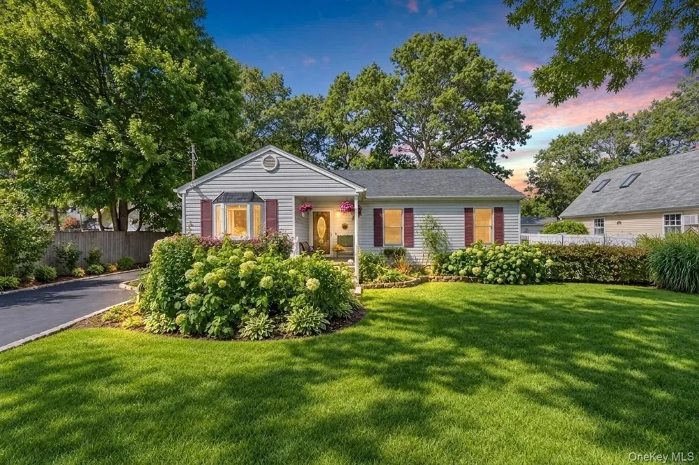 115 Colin Drive Shirley, NY 11967