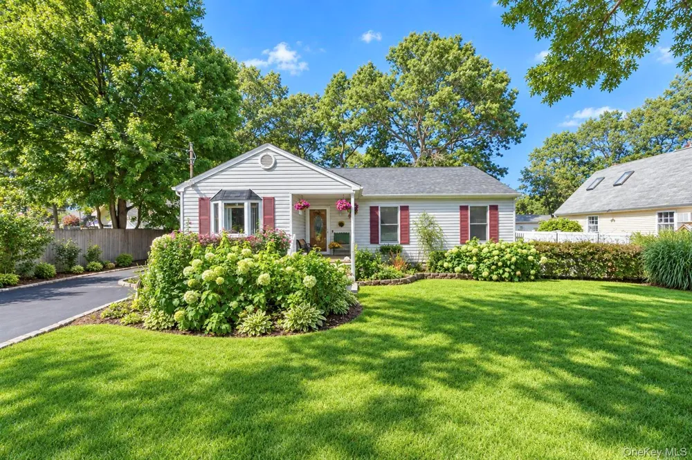 115 Colin Drive Shirley, NY 11967